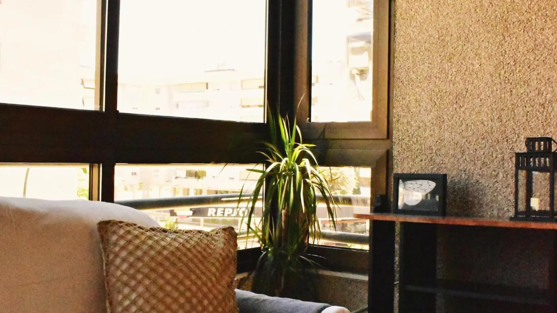 Amplio y luminoso apartamento cerca del centro y la playa con piscina y parking privado Málaga España